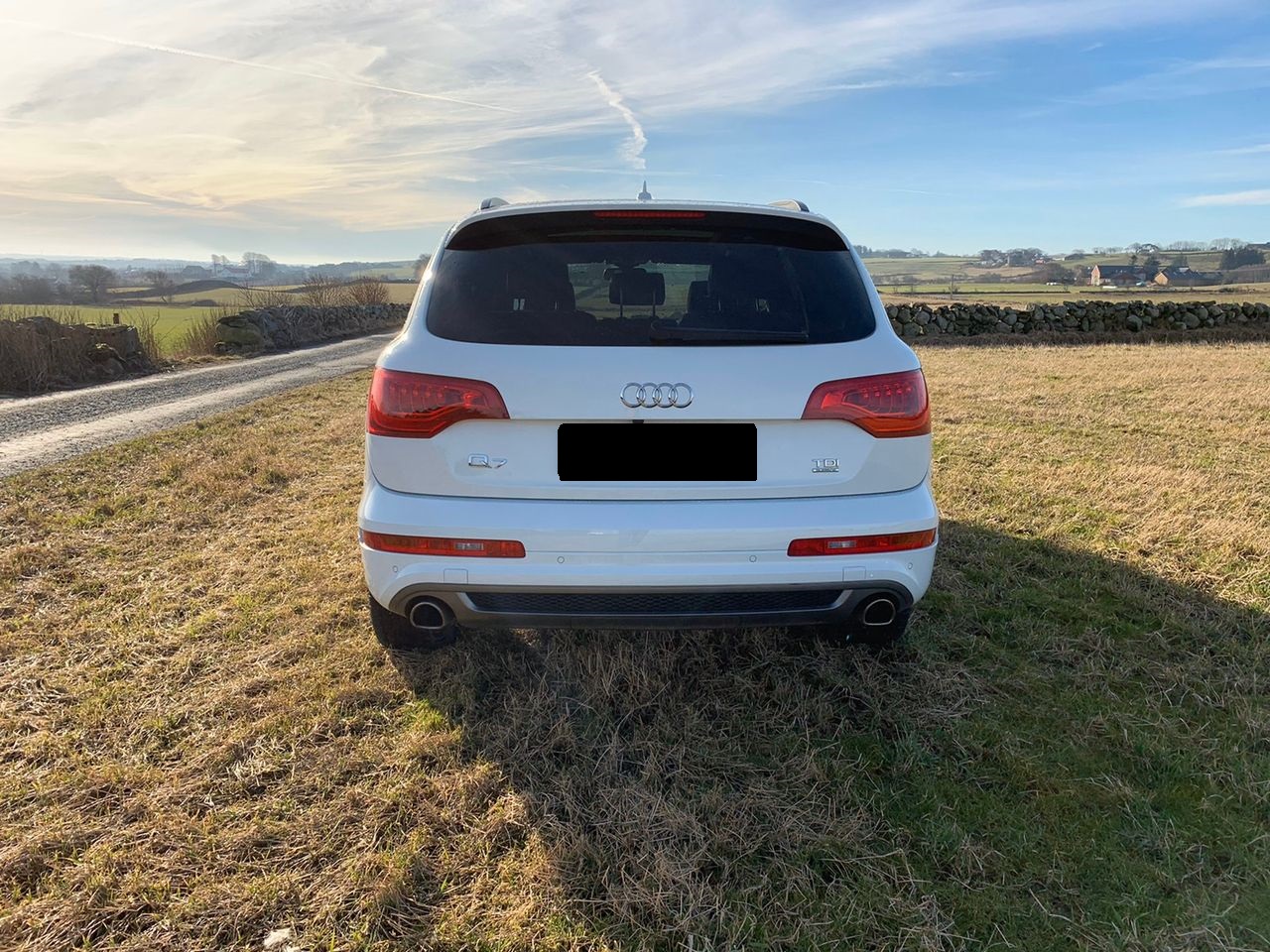 Audi q7 белая